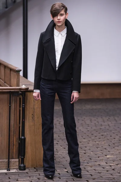 Look 3